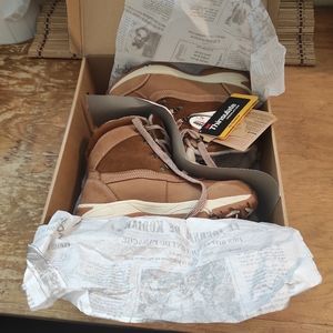 Thinsulate Renee size 7 NIB waterproof